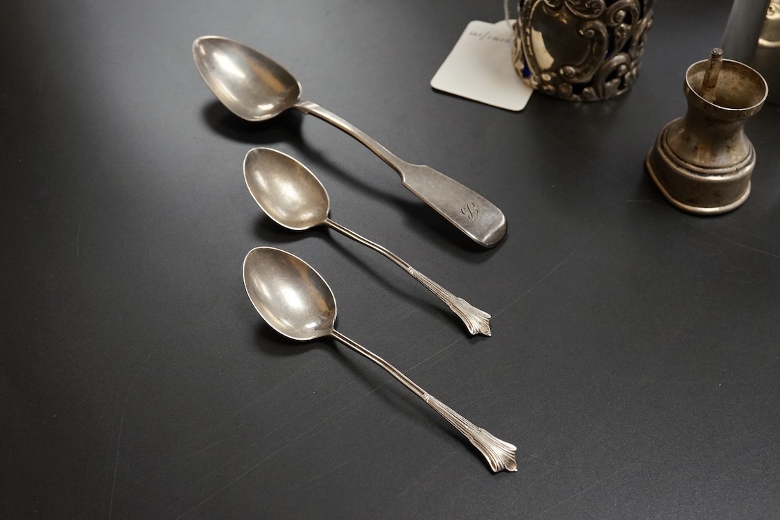 A small group of collectable silver including a pair of modern 925 and lapis lazuli set cocktail stirring spoons, an Edwardian small hexagonal tea caddy, a late Victorian pierced silver salt with blue glass liner and eig